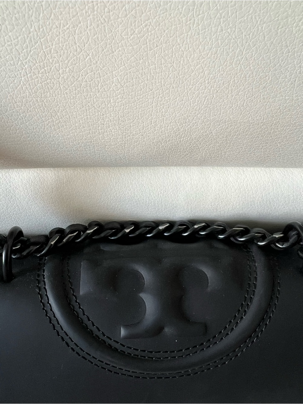 Tory Burch Black Quilted Logo Shoulder Bag with Chain Strap - Picture 2 of 6